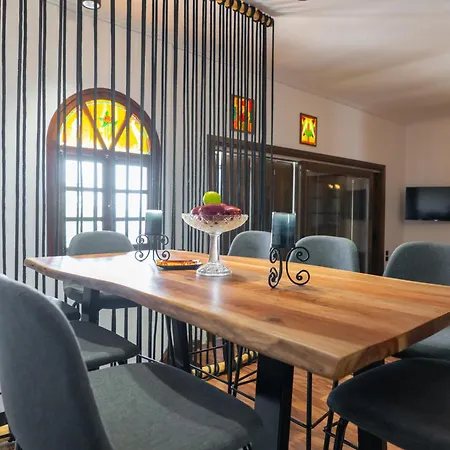 Villa Stagiates וילה *